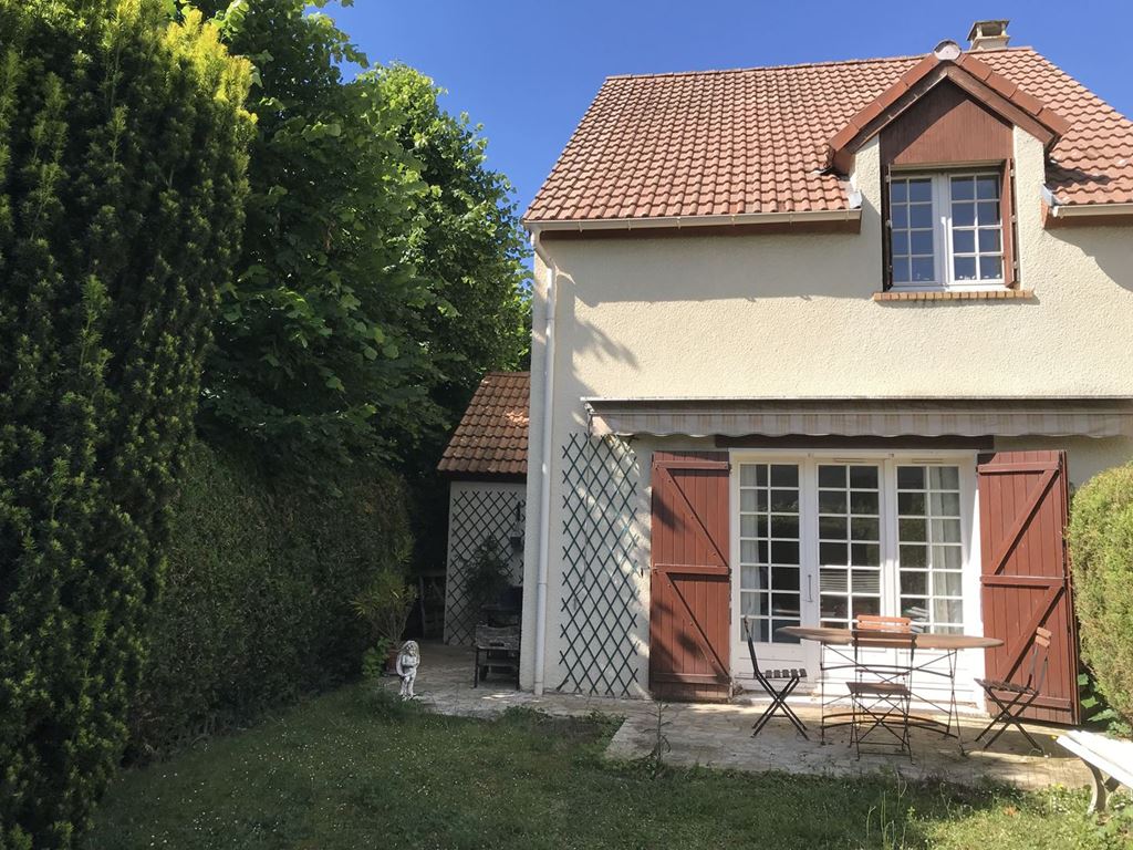 Maison JOUY LE MOUTIER (95280) INTERIEURS-EXTERIEURS